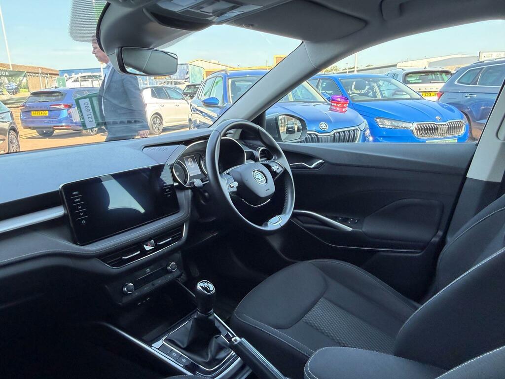Skoda Fabia Colour Edition White #33