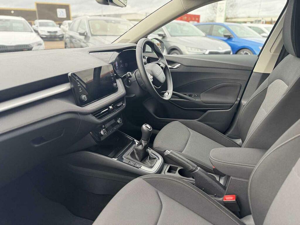 Skoda Fabia 1.0 Tsi Se Edition Hatchback Eur White #2
