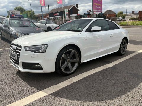 Audi A5 2.0 A5 Black White