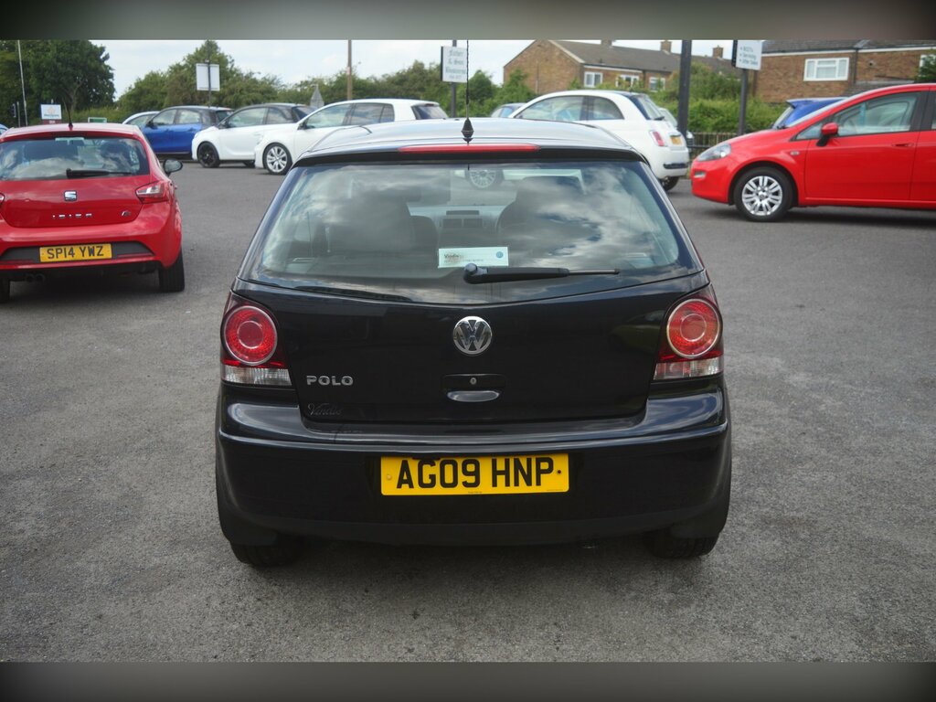 Volkswagen Polo Match 3-Door Black #3