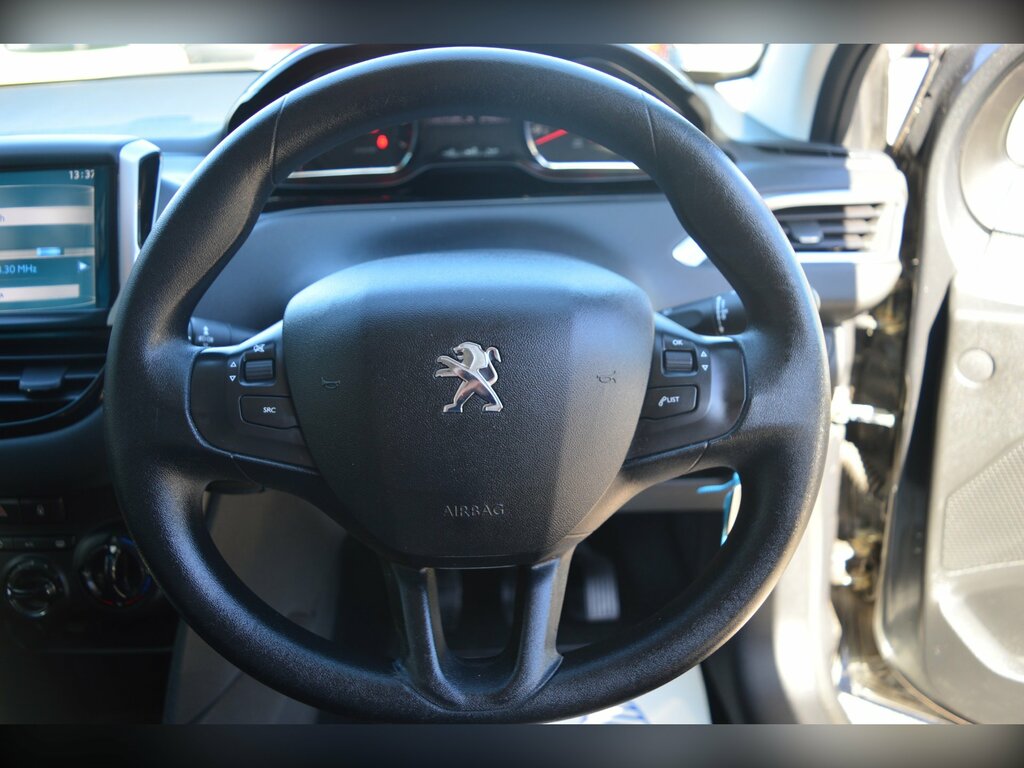 Peugeot 208 1.2 Vti Access 2012 Silver #3