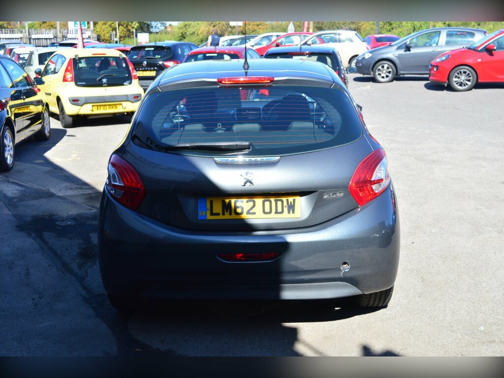 Peugeot 208 1.2 Vti Access 2012 Silver #10
