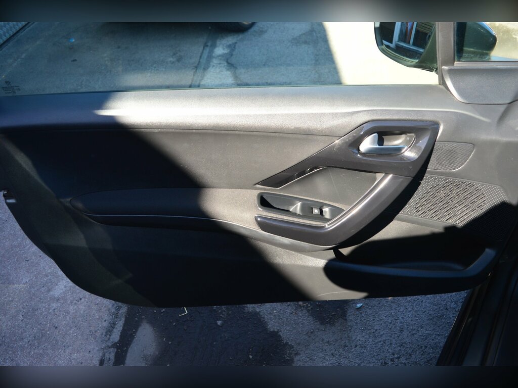 Peugeot 208 1.2 Vti Access 2012 Silver #13