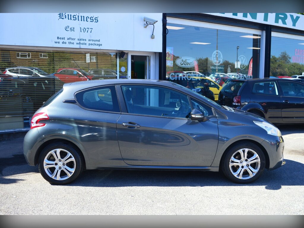 Peugeot 208 1.2 Vti Access 2012 Silver #11