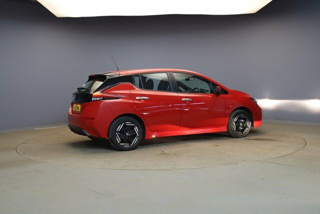 Nissan Leaf 39Kwh Acenta Hatchback 150 Ps Red #4