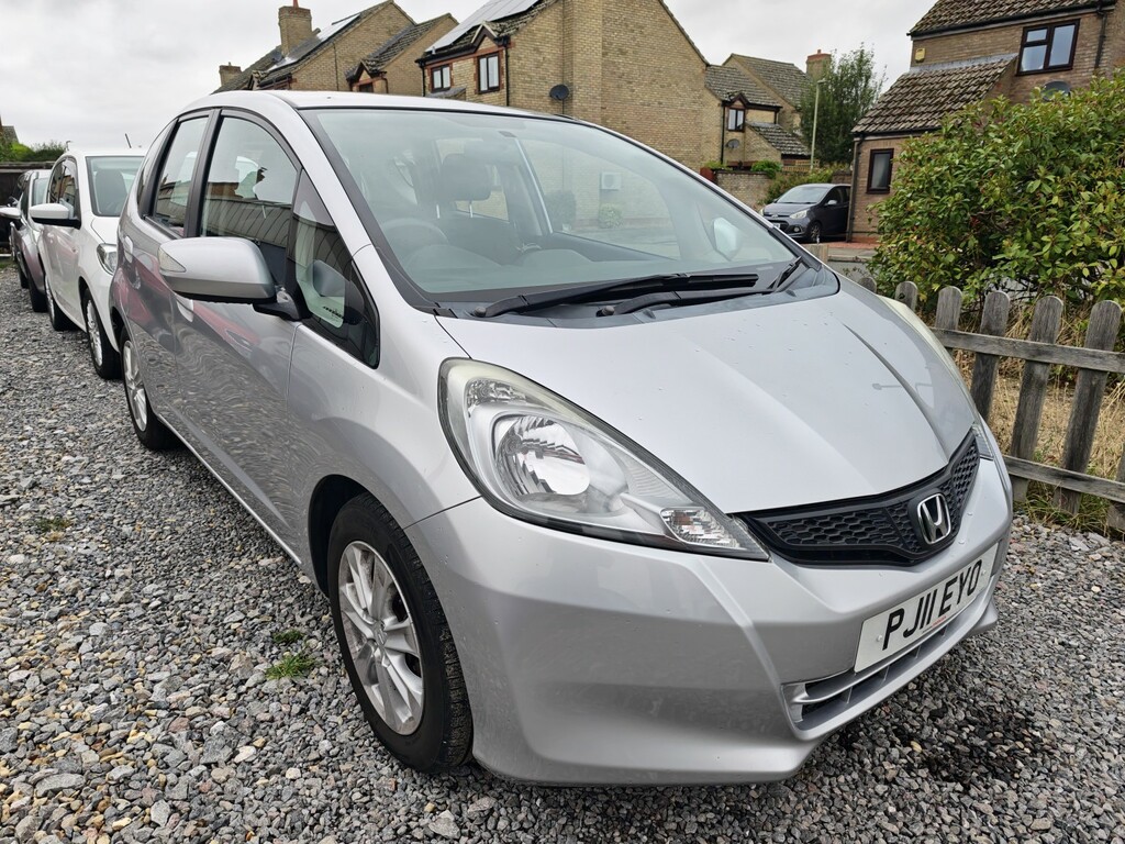 Honda Jazz Hatchback 1.4 I-vtec Es 2011 Silver