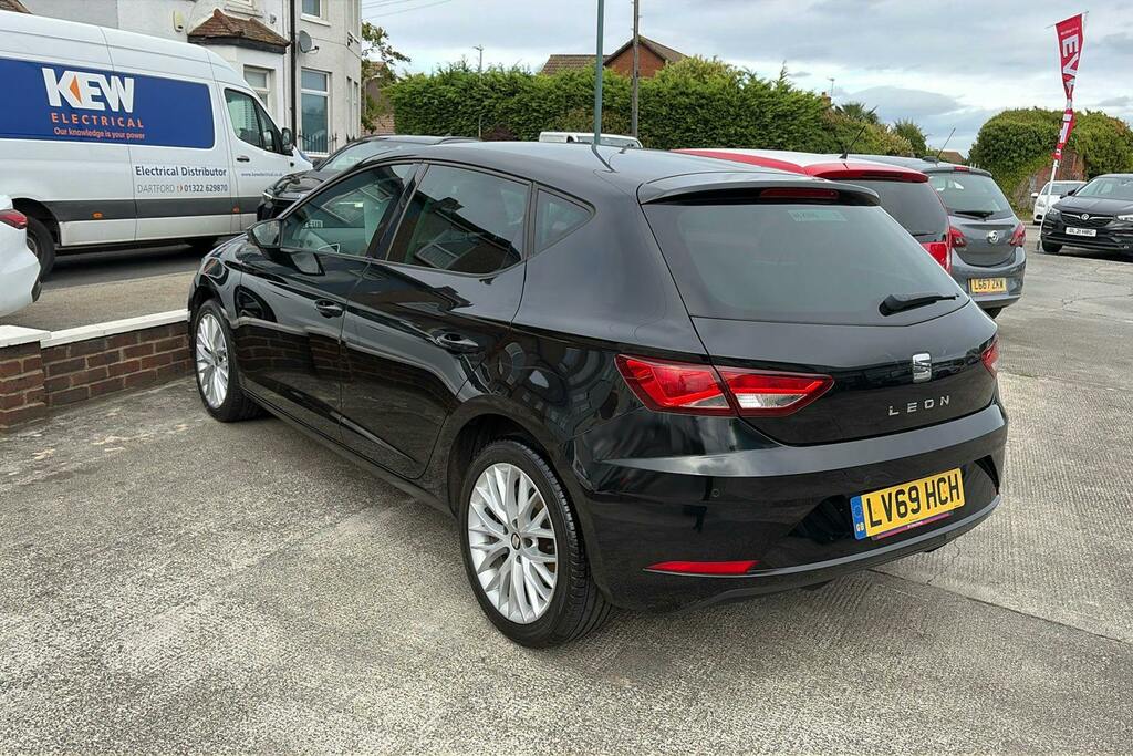 Seat Leon 1.5 Tsi Evo Se Dynamic Hatchback LV69HCH Black #2