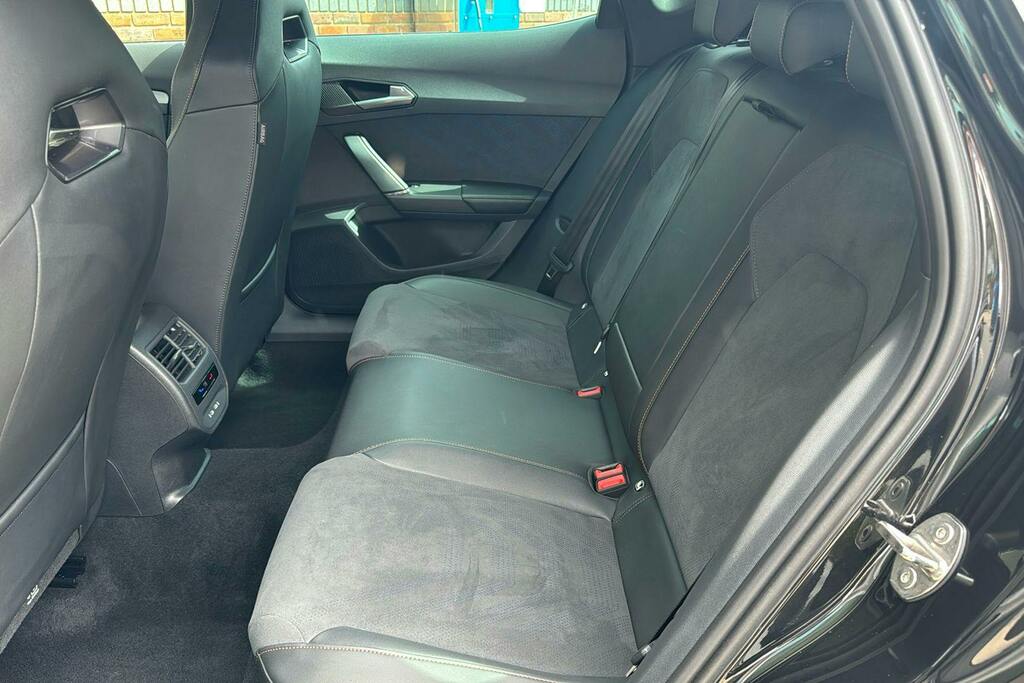 Cupra Formentor 1.5 Etsi V2 Suv Hybrid Dsg Black #4