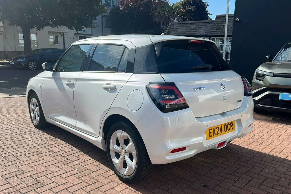 Suzuki Swift 1.2 Mhev Motion Hatchback Hybrid Cvt White #2