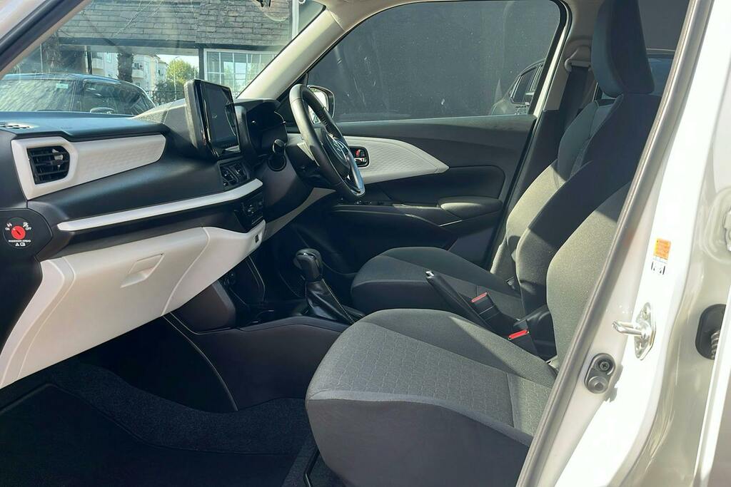 Suzuki Swift 1.2 Mhev Motion Hatchback Hybrid Cvt White #3