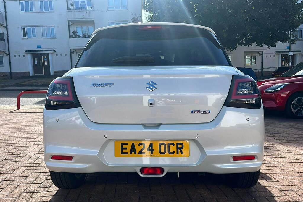 Suzuki Swift 1.2 Mhev Motion Hatchback Hybrid Cvt White #4