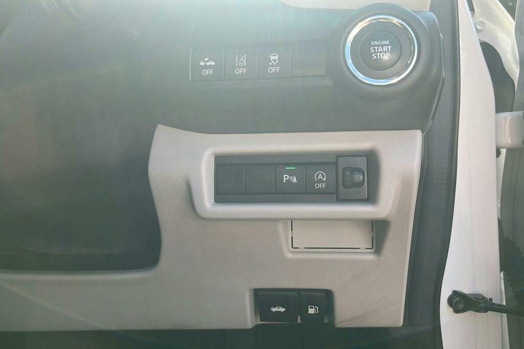 Suzuki Swift 1.2 Mild Hybrid Red #16