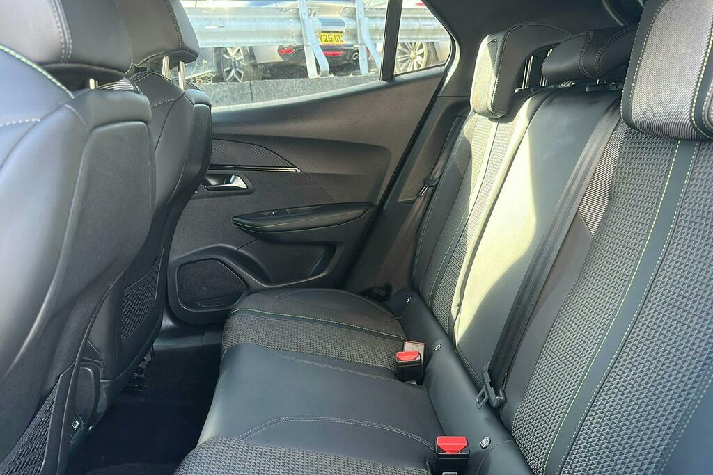 Peugeot e-2008 50Kwh Gt Suv Blue #4