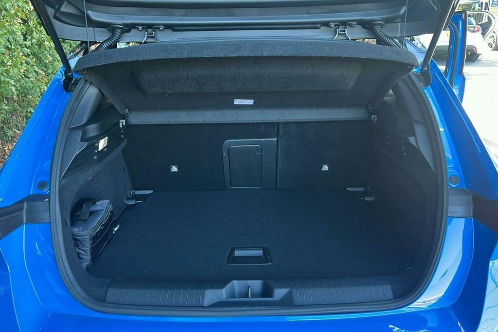 Vauxhall Astra Astra 1.2 Turbo 130 Griffin Hatchback White #32