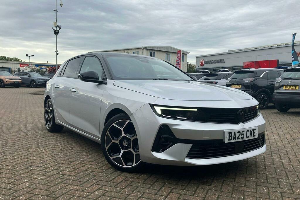 Vauxhall Astra 1.2 Turbo 130 Griffin 2025 Black #40