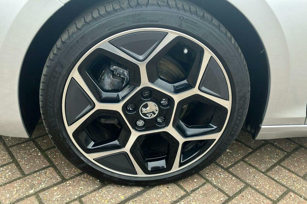 Vauxhall Astra 1.2 Turbo 130 Griffin 2025 Black #8