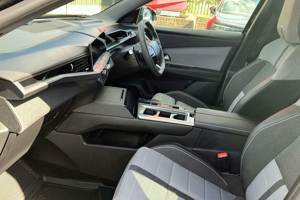 Vauxhall Grandland 1.2 Ultimate Suv Hybrid E Dct Black #3