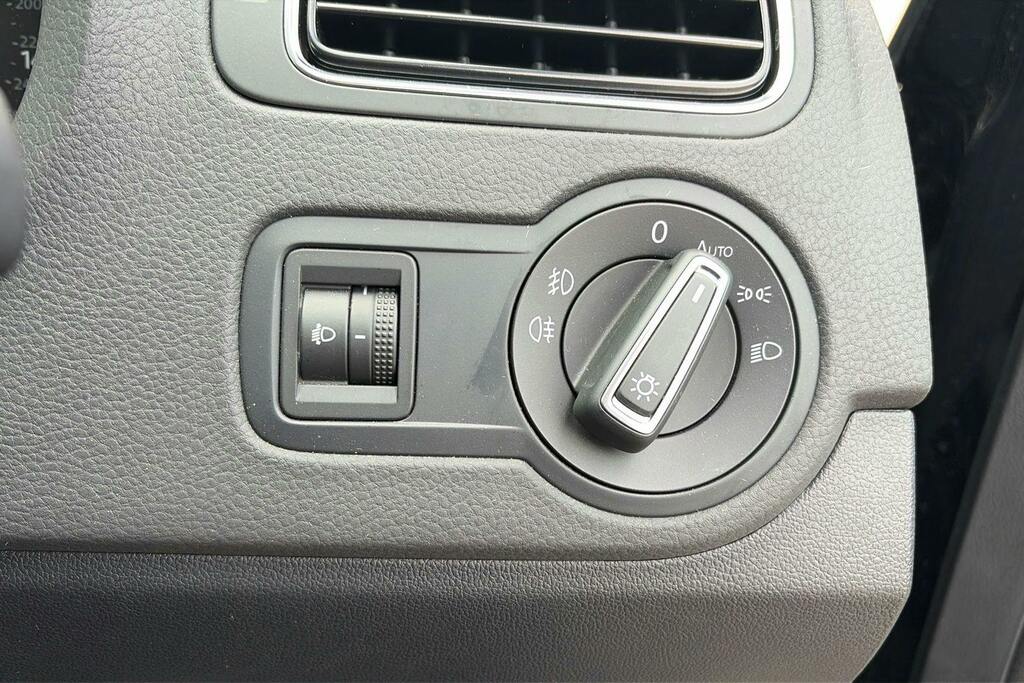 Volkswagen Polo Tsi Match Edition Hatchback White #24