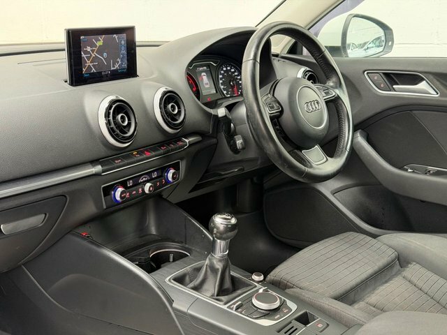 Audi A3 1.4 Tfsi Cod Sport Hatchback Eur White #3