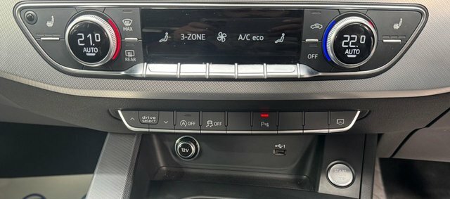 Audi A4 Avant 40 Tfsi S Line S Tronic Blue #31