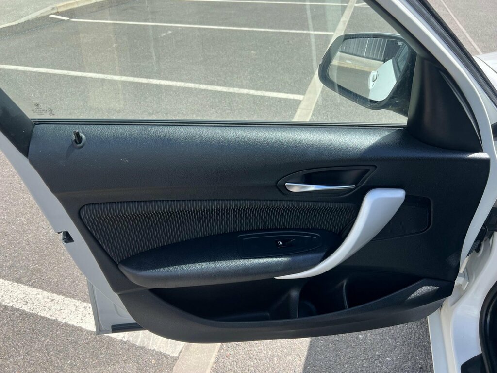 BMW 1 Series Sport Black #20