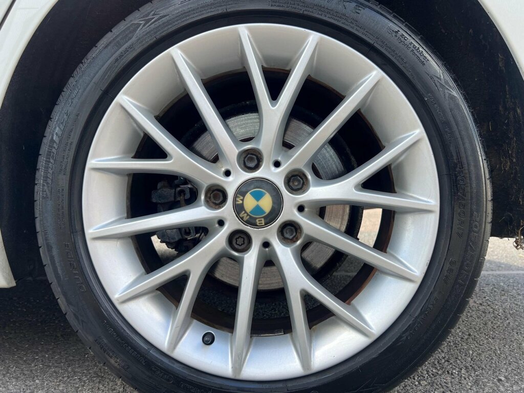 BMW 1 Series Sport Black #40