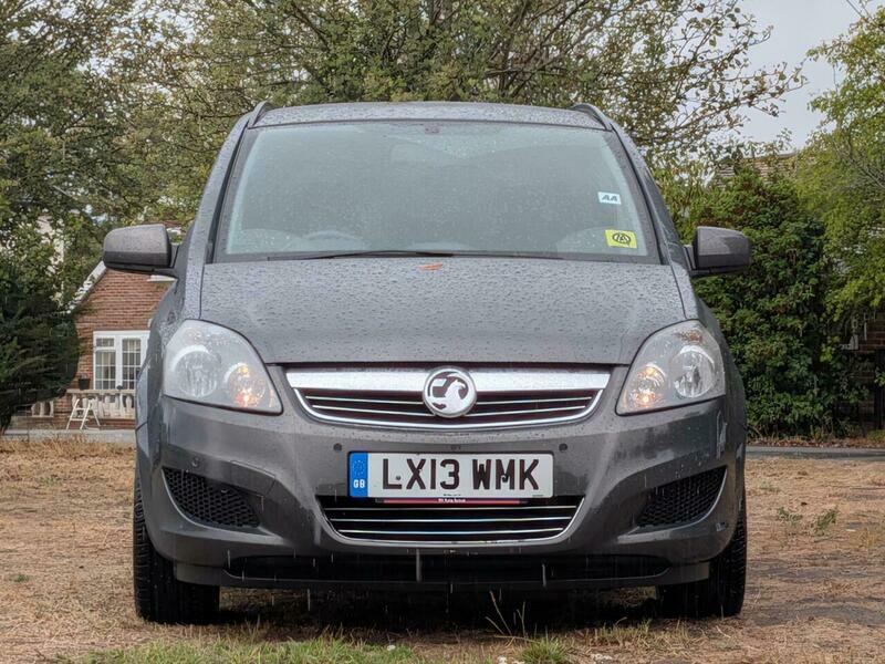 Vauxhall Zafira 1.6 16V Exclusiv Euro #3