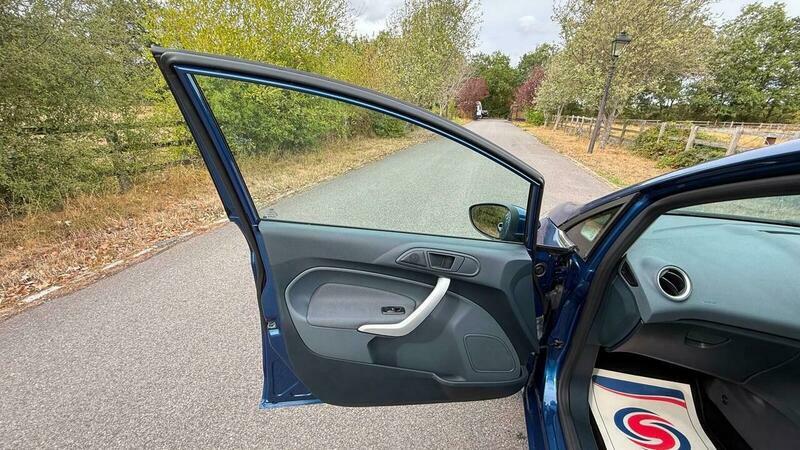 Ford Fiesta 1.25 Zetec 82 Silver #23