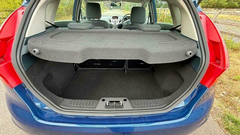 Ford Fiesta 1.25 Zetec 82 Silver #33