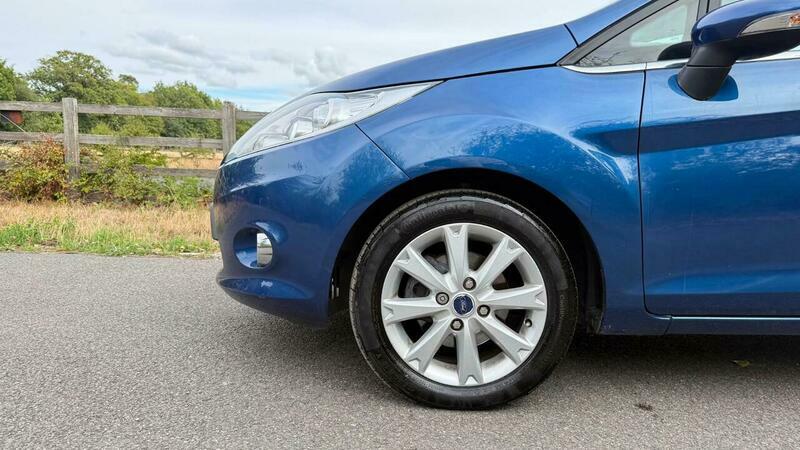 Ford Fiesta 1.25 Zetec 82 Silver #30