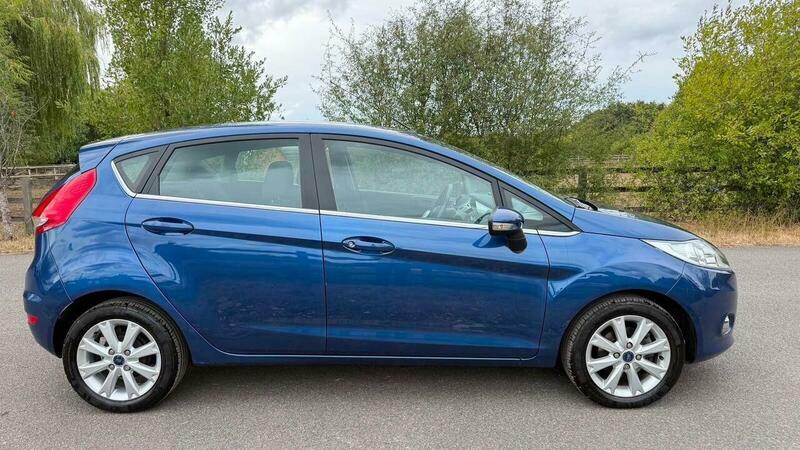 Ford Fiesta 1.25 Zetec 82 Silver #10