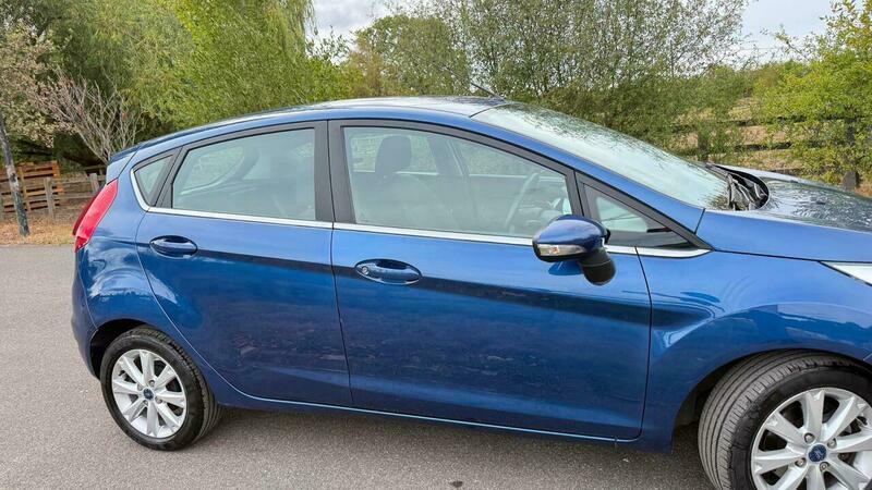Ford Fiesta 1.25 Zetec 82 Silver #12