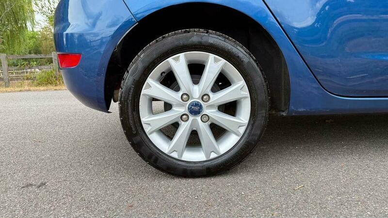 Ford Fiesta 1.25 Zetec 82 Silver #27