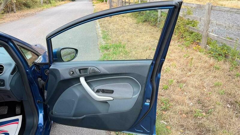 Ford Fiesta 1.25 Zetec 82 Silver #25