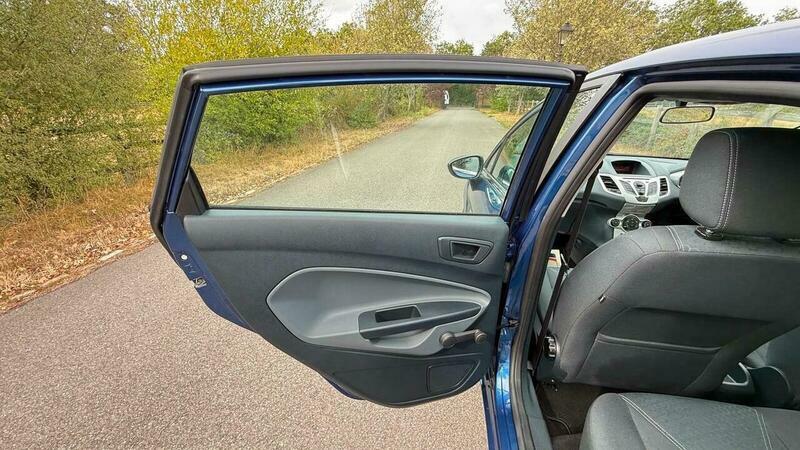 Ford Fiesta 1.25 Zetec 82 Silver #24