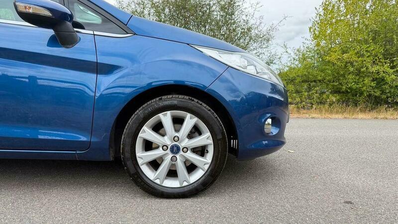 Ford Fiesta 1.25 Zetec 82 Silver #26
