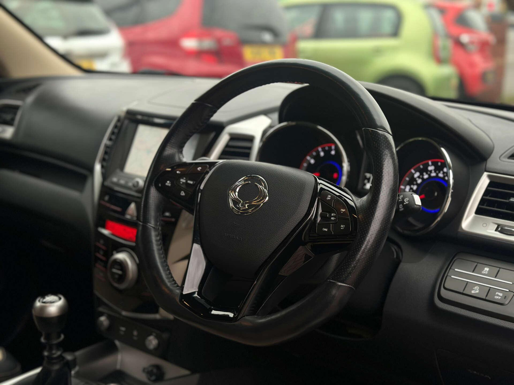 SsangYong Tivoli 1.6 Ultimate Blue #2