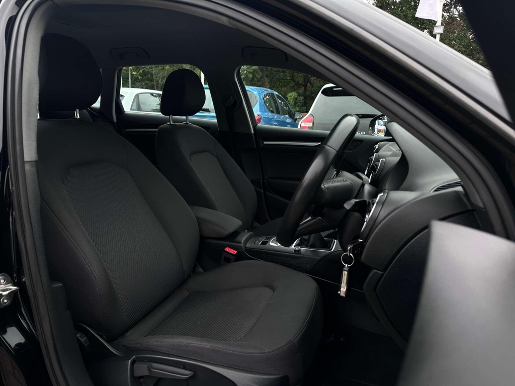 Audi A3 1.5 Sportback Se Technik Tfsi FM18KFT Black #4