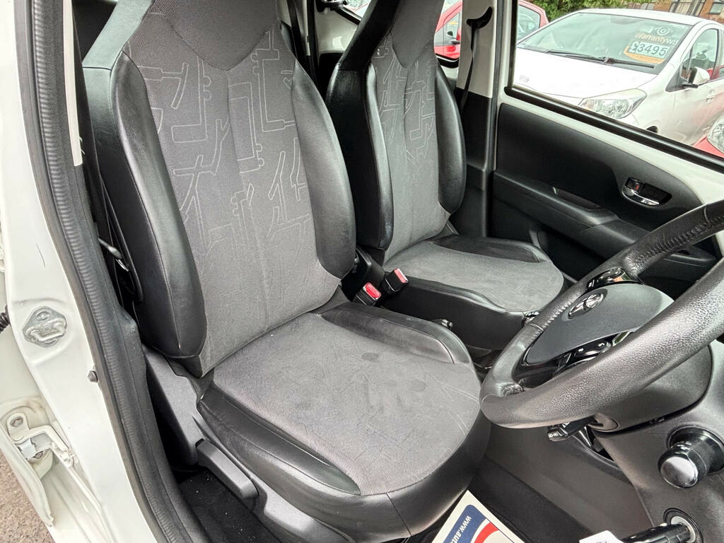 Toyota Aygo Hatchback Orange #52