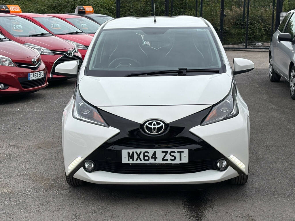 Toyota Aygo 1.0 Vvt-i X-pression Euro 5 Euro 5 White #2