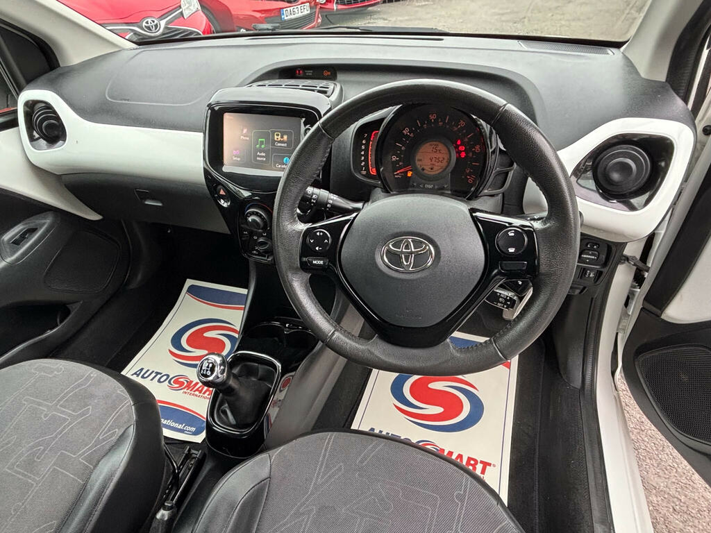Toyota Aygo Hatchback Orange #10