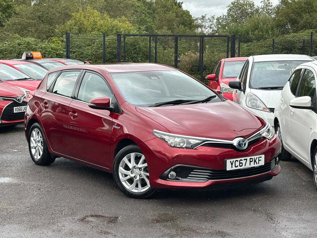 Toyota Auris 1.8 Vvt-h Business Edition Cvt Euro 6 Ss S Red