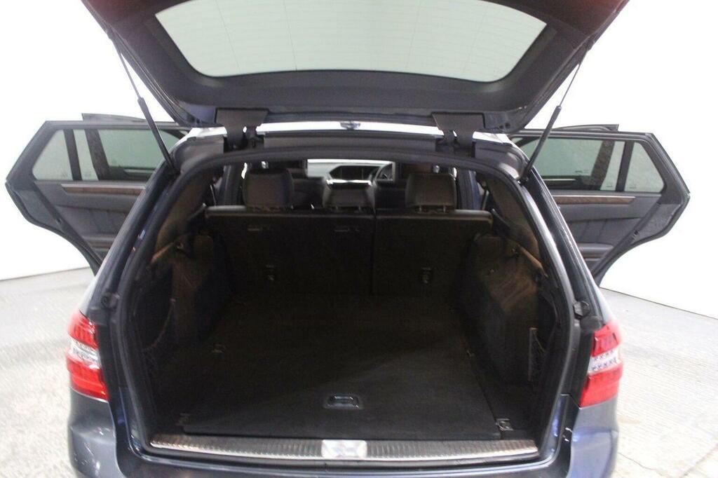 Mercedes-Benz E Class E250 Cdi Blueefficiency Avantgarde 5-Door Grey #18