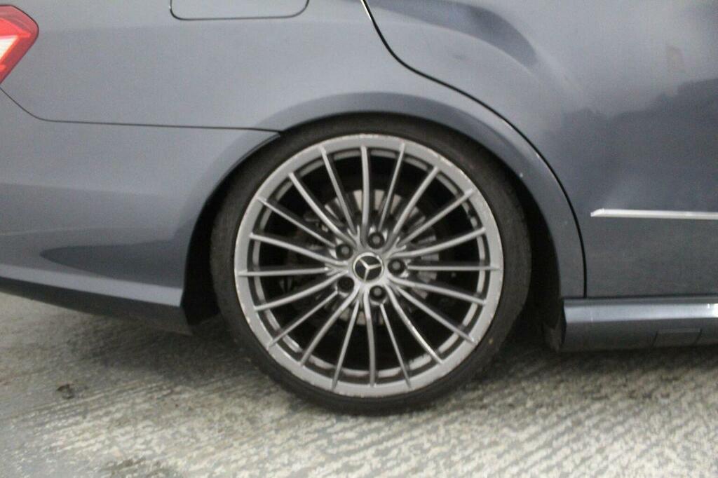 Mercedes-Benz E Class E250 Cdi Blueefficiency Avantgarde 5-Door Grey #50