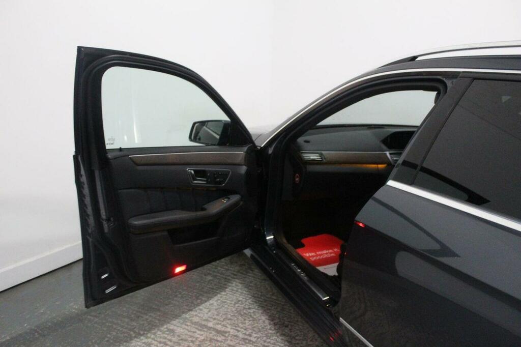 Mercedes-Benz E Class E250 Cdi Blueefficiency Avantgarde 5-Door Grey #22