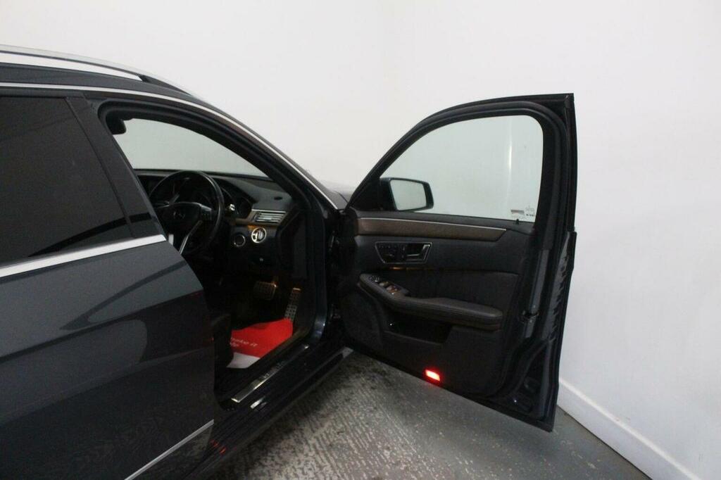 Mercedes-Benz E Class E250 Cdi Blueefficiency Avantgarde 5-Door Grey #20