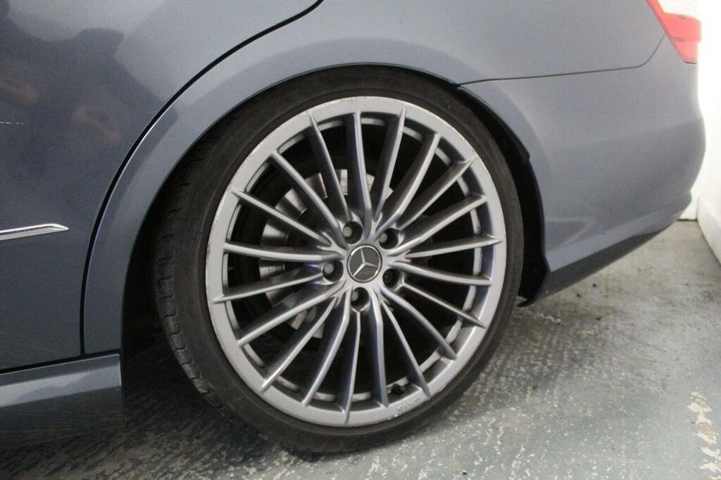 Mercedes-Benz E Class E250 Cdi Blueefficiency Avantgarde 5-Door Grey #51