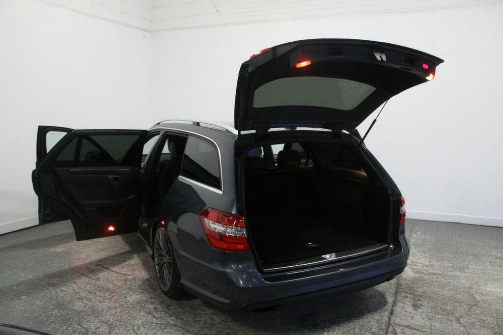Mercedes-Benz E Class E250 Cdi Blueefficiency Avantgarde 5-Door Grey #15