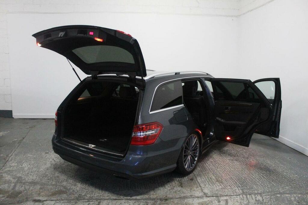 Mercedes-Benz E Class E250 Cdi Blueefficiency Avantgarde 5-Door Grey #16