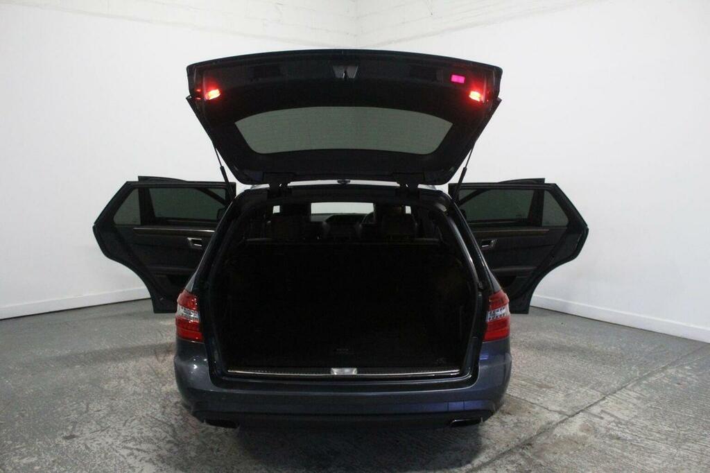 Mercedes-Benz E Class E250 Cdi Blueefficiency Avantgarde 5-Door Grey #17